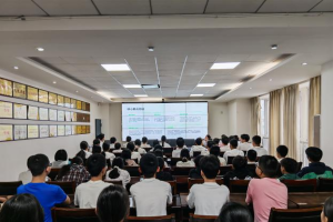 巴州区：健康科普进校园 义诊护航助成长