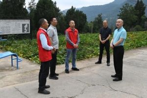 张华调研指导南江县大河镇大营坝村驻村帮扶工作