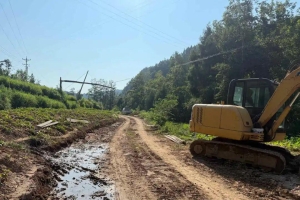 泥巴路→水泥路！白羊坝村的村民笑了