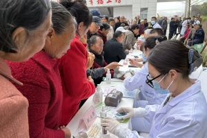 平昌县卫生健康局积极开展送卫生下乡服务活动