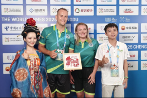 巴山剪纸亮相世运会 成为全球运动员特别文化纪念品