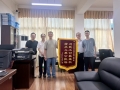 护薪暖民心 锦旗映担当