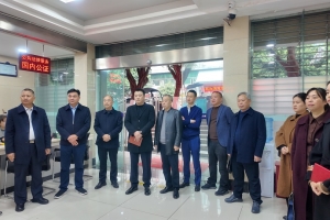 宪法日里探法治 巴中邀代表委员解锁“仲裁+公证+法援”惠民密码