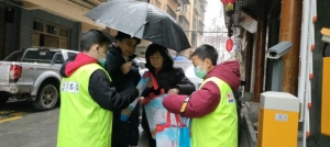 普及安全法规 志愿者们上街头宣传