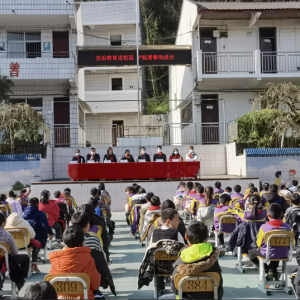 巴州区司法局鼎山司法所开展“送法进学校”活动