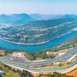 镇广高速王坪至通江段通车，拉近了时空、情感和市场红色主题高速串起火红生活 ...