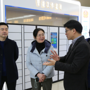 巴中市检察院到市法院参观“智慧法院”建设