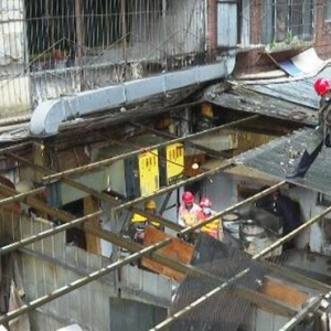 市综合行政执法局联合多部门出击整治违规搭建