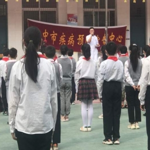 巴中市疾控中心联合开展全民营养周暨“5•20”中国学生营养日主题宣传活动