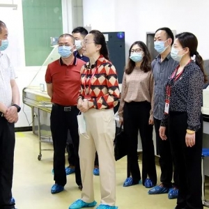 市委组织部副部长、市委编办主任余钱到市中心血站专题调研机构编制工作