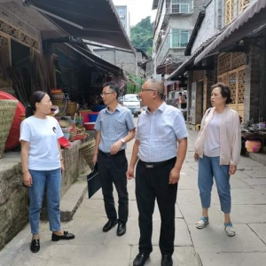 市科技局党组书记何源到创文包保社区现场解决重点难点问题