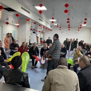 新春送关怀 医患一家亲——巴州区第二人民医院开展春节关爱活动