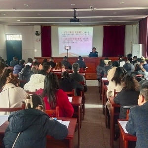 平昌县坦溪小学：校长讲座引领教师技能提升