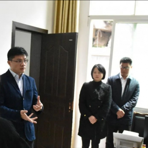 曾学原深入人民法庭开展调研