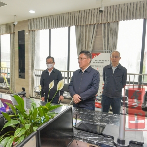何平暗访督导全国文明城市创建工作