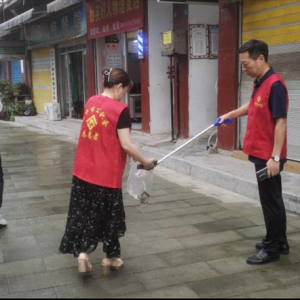 巴中市住房公积金管理中心到包保社区开展“新时代文明实践日”活动