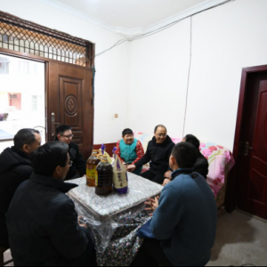 巴中市司法局开展“春节慰问送温暖，情系乡村暖人心”活动