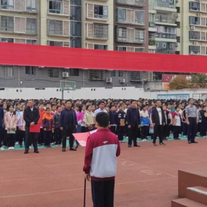 以“练”促防 临“危”不乱——巴中市第二中学开展防震减灾演练活动