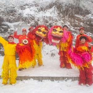光雾山旅游开门红，舞龙舞狮年味浓