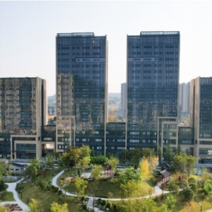 何金虎调研指导巴中市科创中心科技服务平台建设工作