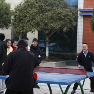名师风采丨丁向东：数学世界中的“追光者”