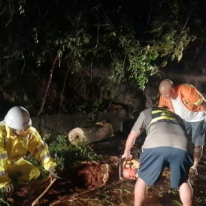 暴雨夜的奋战！看巴州公路人如何化险为夷→