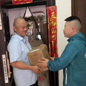 他们，与烈日同行