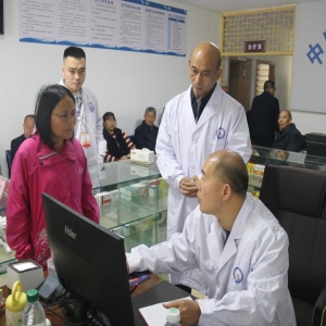 中国疾控中心慢病中心专家组赴平昌指导老年人健康素养调查工作