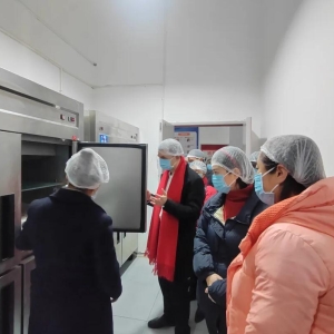 眼见为实，守护“舌尖安全”——巴中市第二中学举行食堂开放日活动