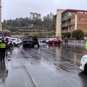 恩阳区综合行政执法局：全力护航“开学第一天”温情守护“上学路”