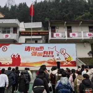 巴州区中小学积极开展学雷锋做志愿活动