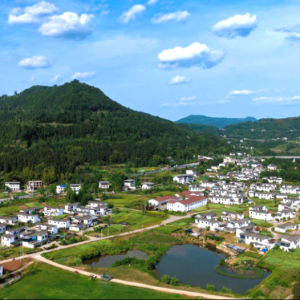 全市城乡环境综合治理综合报道——巴州区清江镇巾字村：以环境综合治理赋能乡村振兴