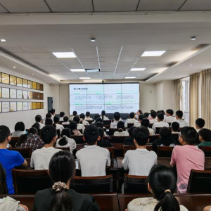 巴州区：健康科普进校园 义诊护航助成长