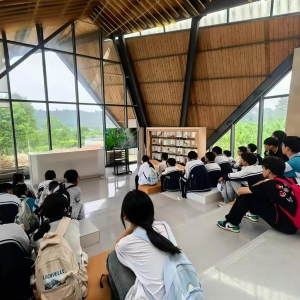 脚踩乡土悟初心 手承匠心向未来——南江长赤中学携手启程未来研学实践基地开展沉浸式乡土非遗研学实践