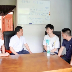 巴州区各学校扎实开展暑期“千师访万家”活动