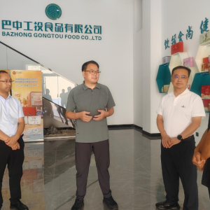 巴中市科技局党组书记、局长张云清调研恩阳区科技创新工作