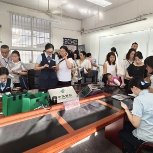 巴州邮政助力智慧食堂，刷脸就餐便利师生