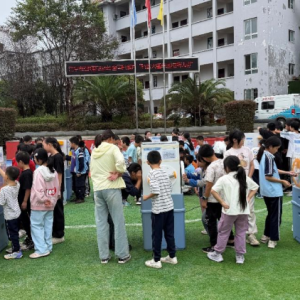 科技筑梦，点亮童心 ——恩阳“科技大篷车”驶进万安小学